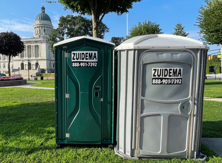 Premium Restroom Trailer Rental for Golf Tournaments in NY & NJ
